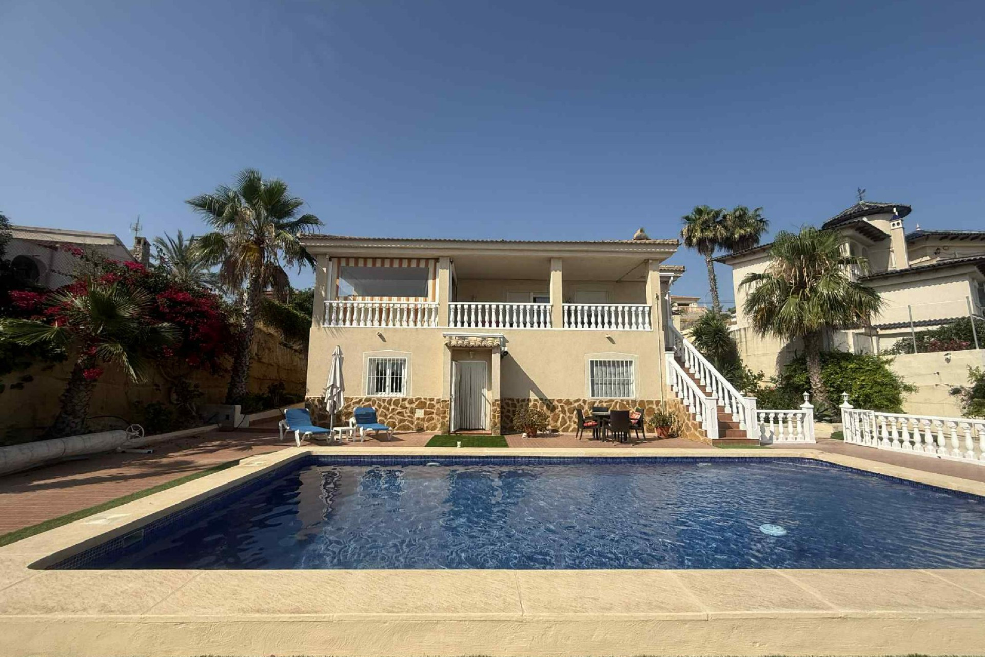 Resale - Detached House / Villa - Almoradí