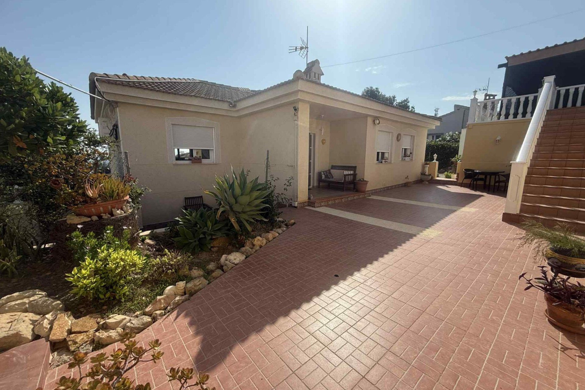 Resale - Detached House / Villa - Almoradí