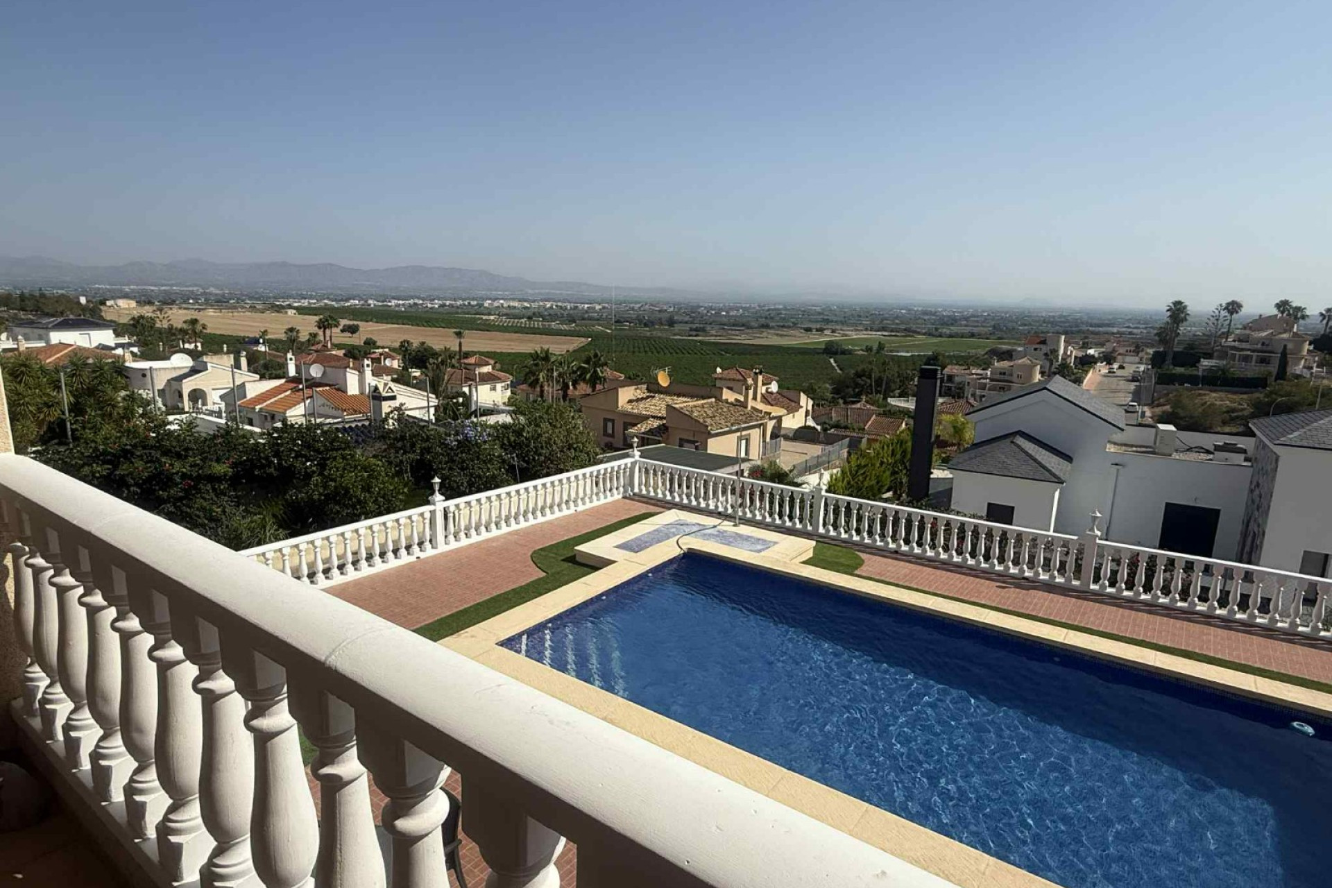Resale - Detached House / Villa - Almoradí