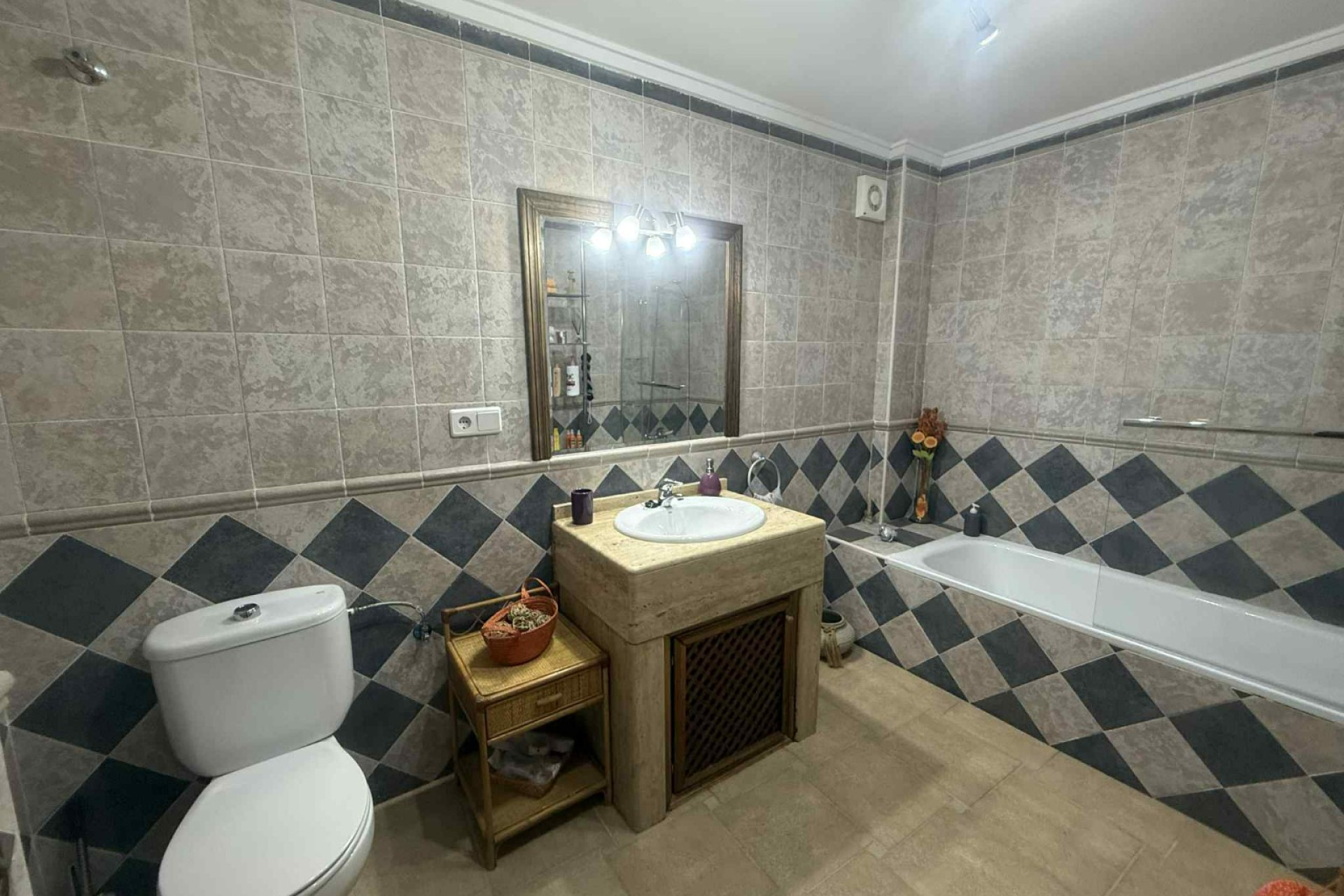 Resale - Detached House / Villa - Almoradí