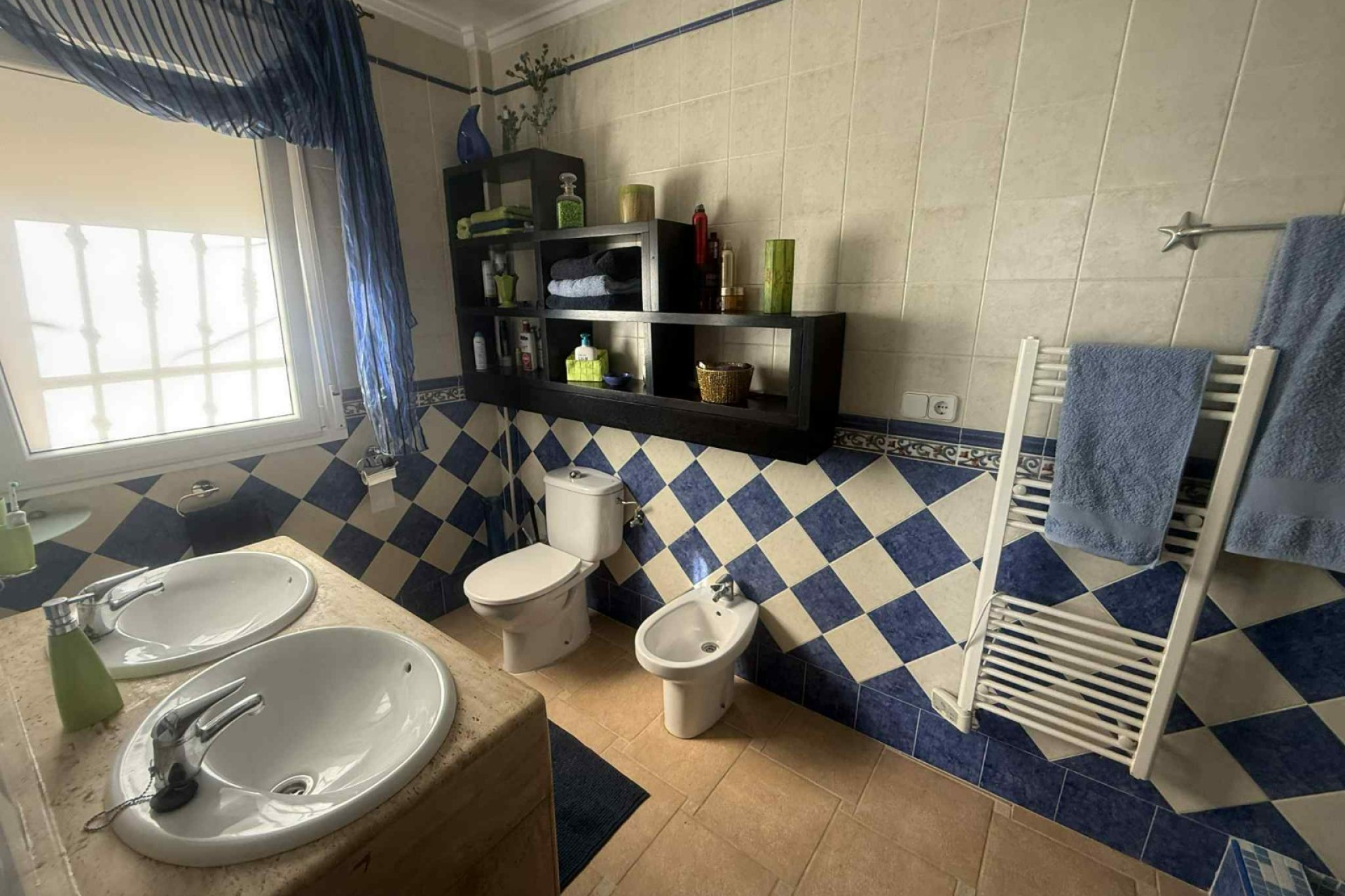 Resale - Detached House / Villa - Almoradí