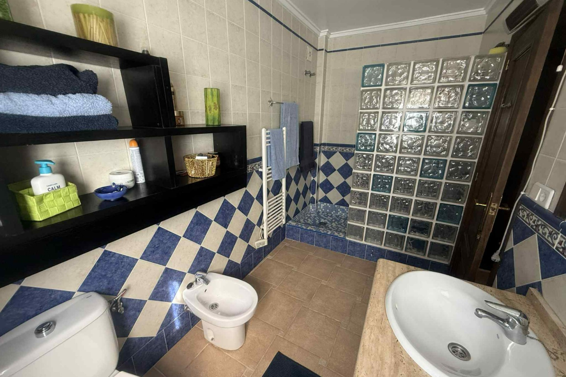 Resale - Detached House / Villa - Almoradí