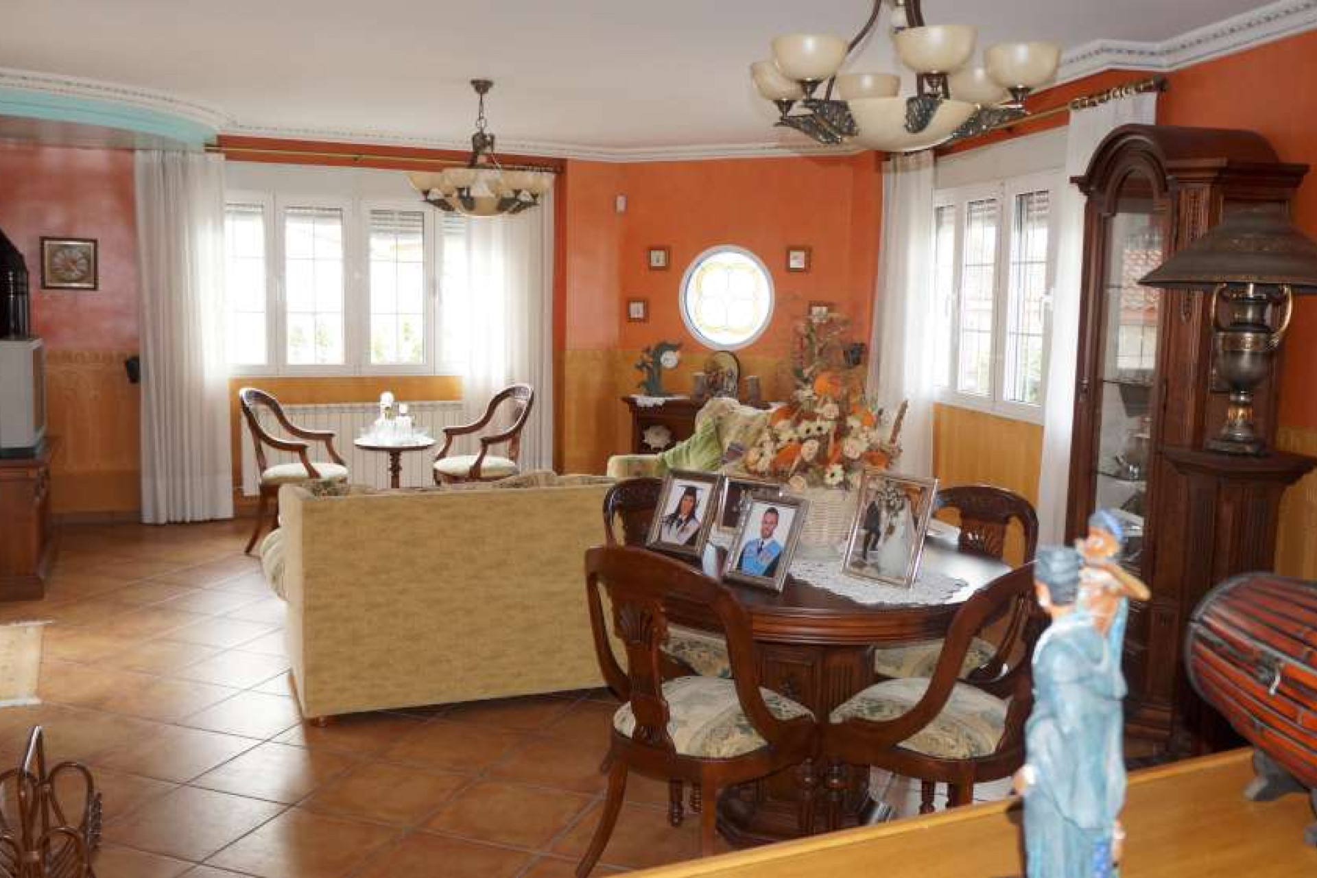 Resale - Detached House / Villa - Almoradí