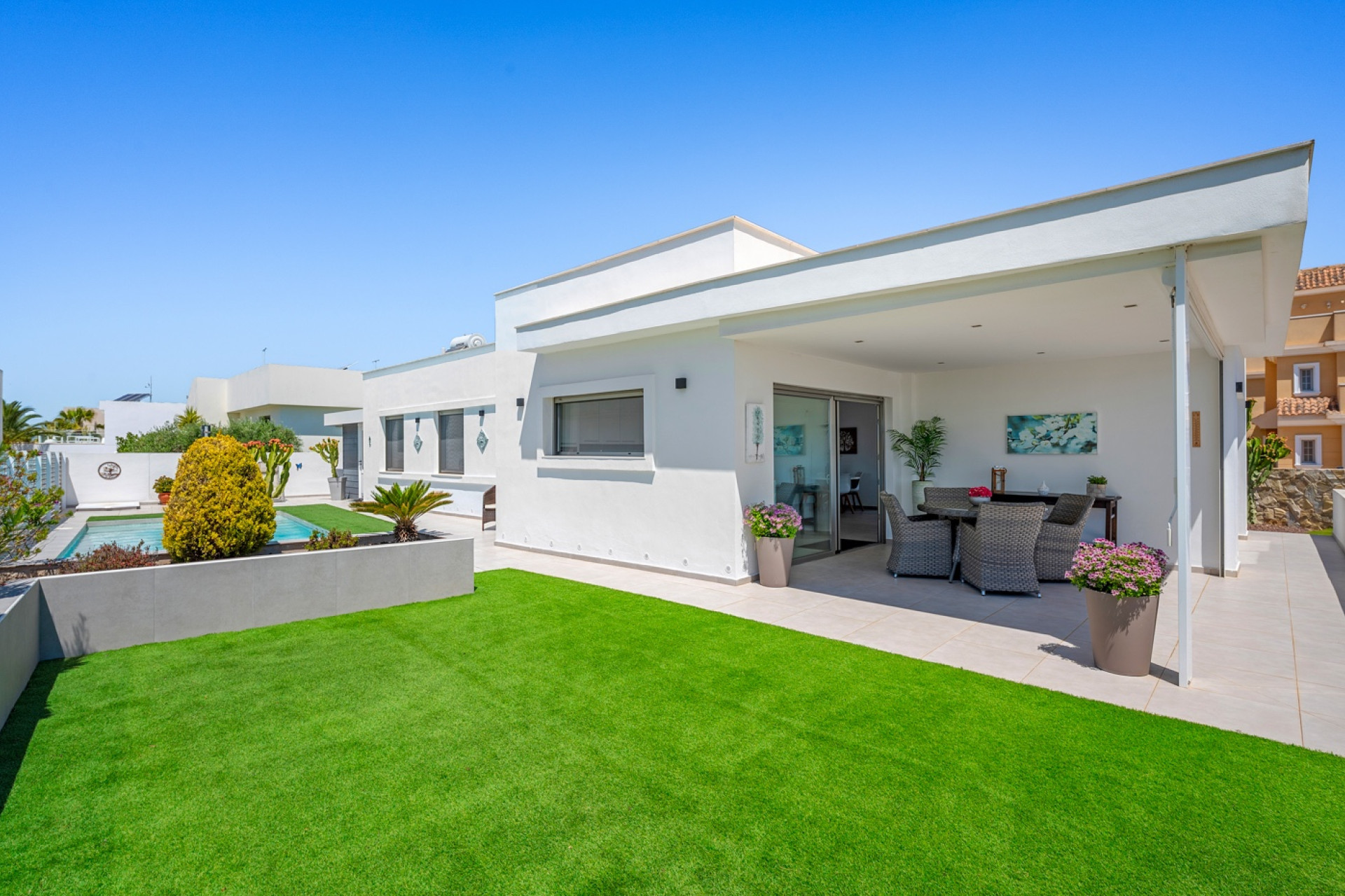 Resale - Detached Villa - La Marina - La Marina - Urbanization