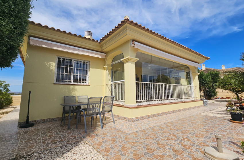 Resale - Detached Villa - La Marina - La Marina - Urbanization