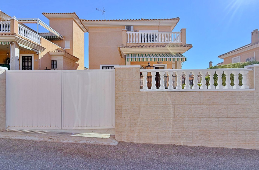 Resale - Detached Villa - Orihuela Costa - Punta Prima