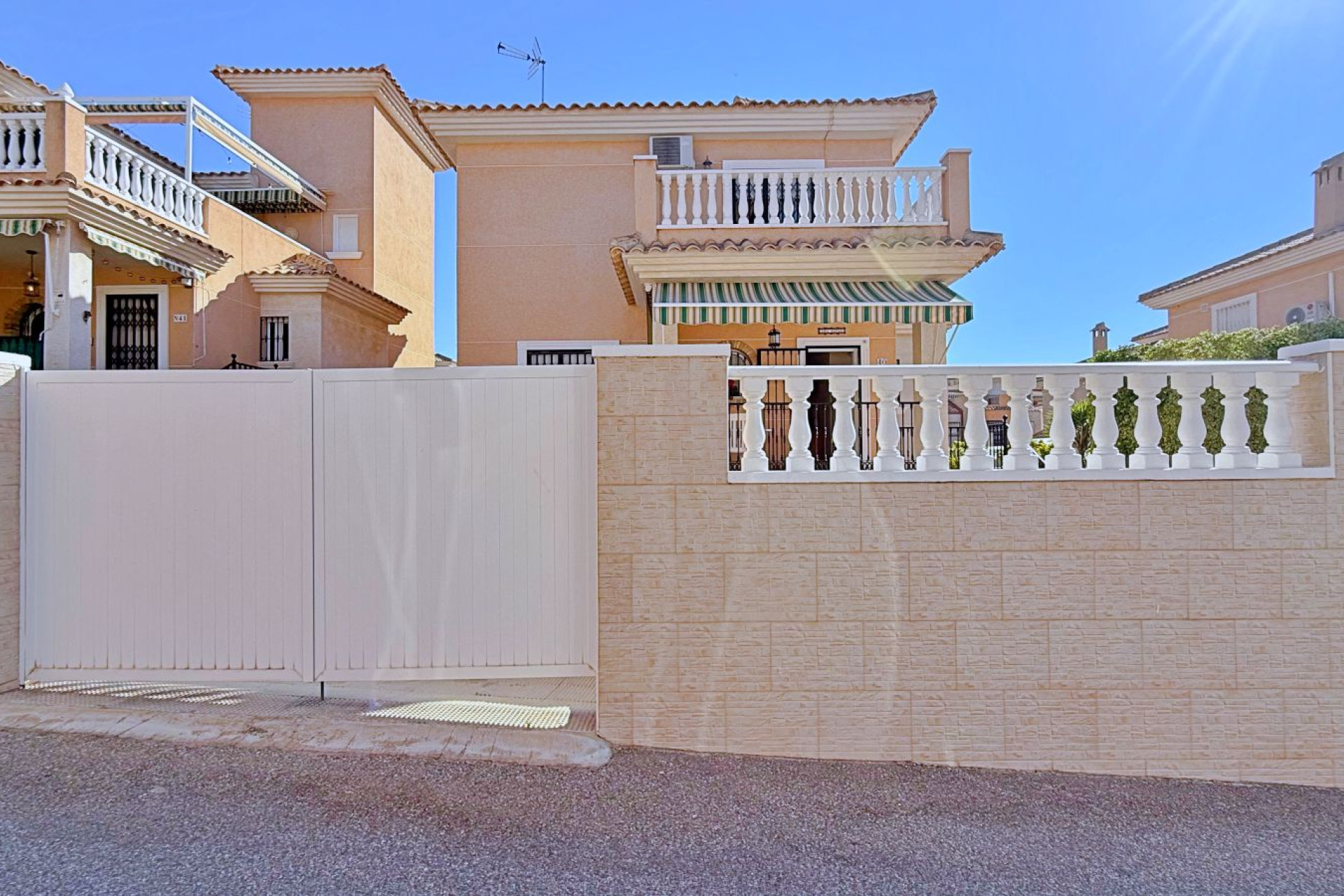 Resale - Detached Villa - Orihuela Costa - Punta Prima