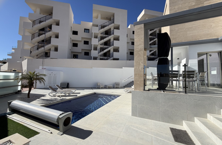 Resale - Detached Villa - Orihuela Costa - Villamartin