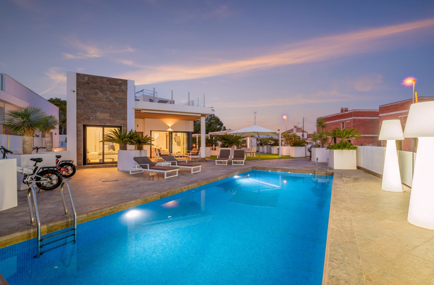 Resale - Detached Villa - Orihuela Costa - Villamartin