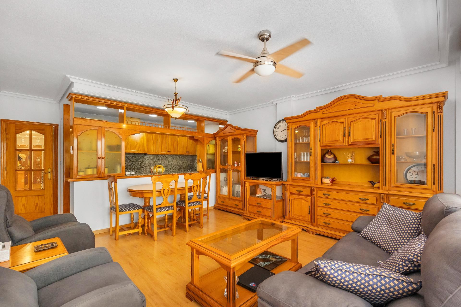 Resale - Flat - Torrevieja - Paseo maritimo