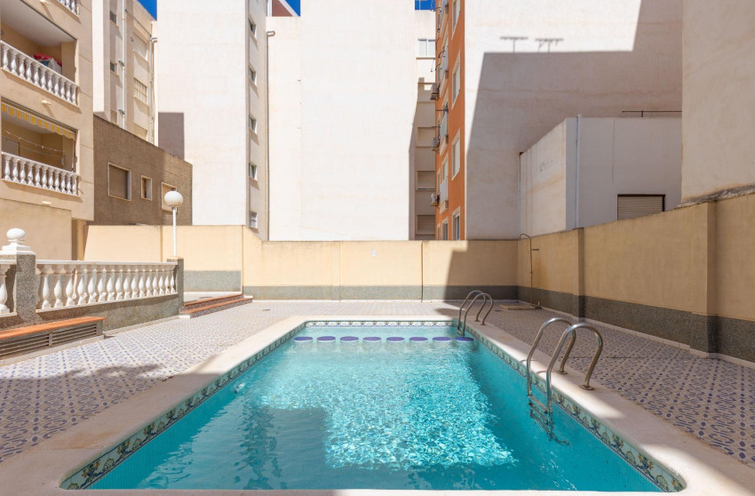 Resale - Ground Floor - Torrevieja - Estacion de autobuses