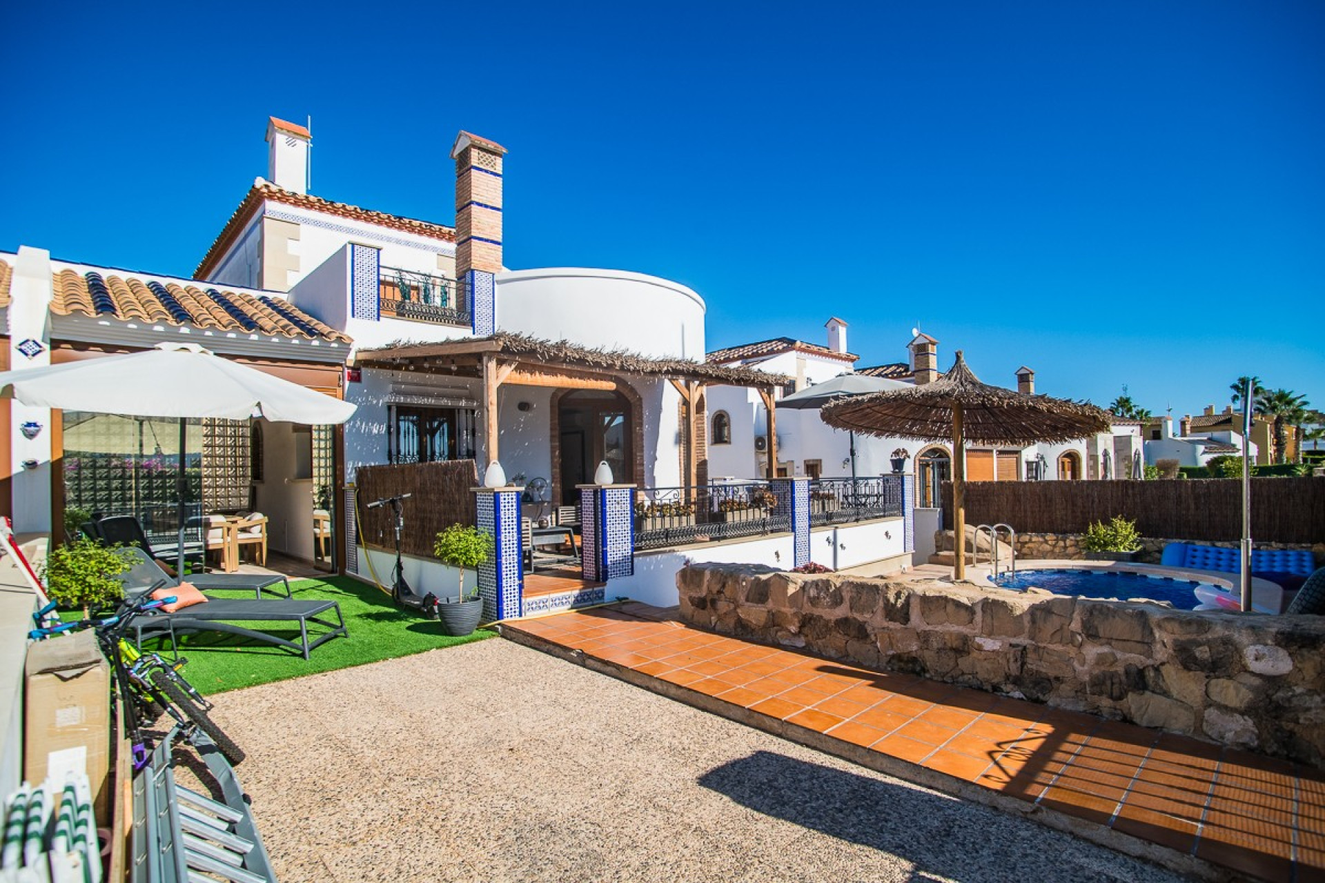 Resale - House - Algorfa