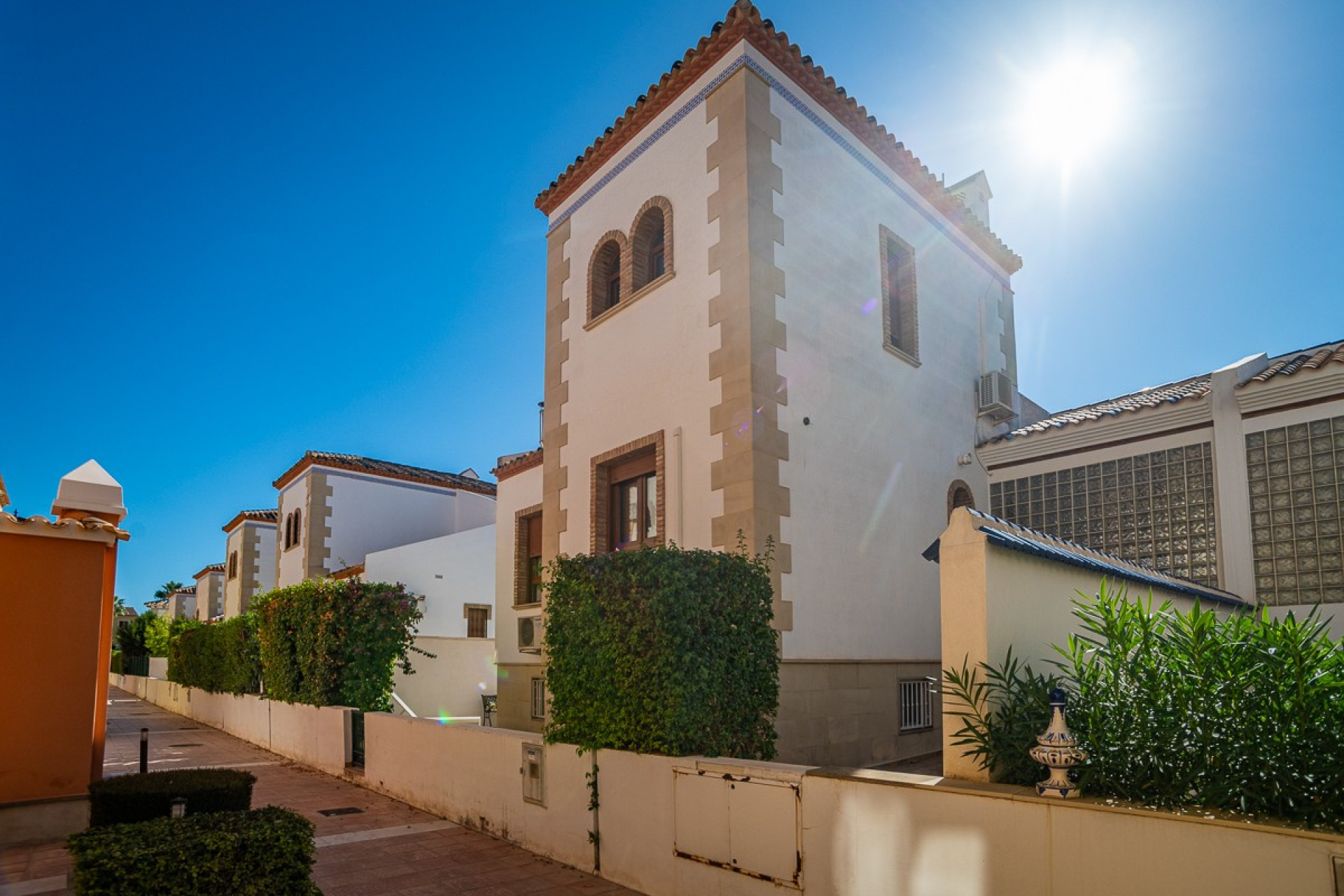 Resale - House - Algorfa