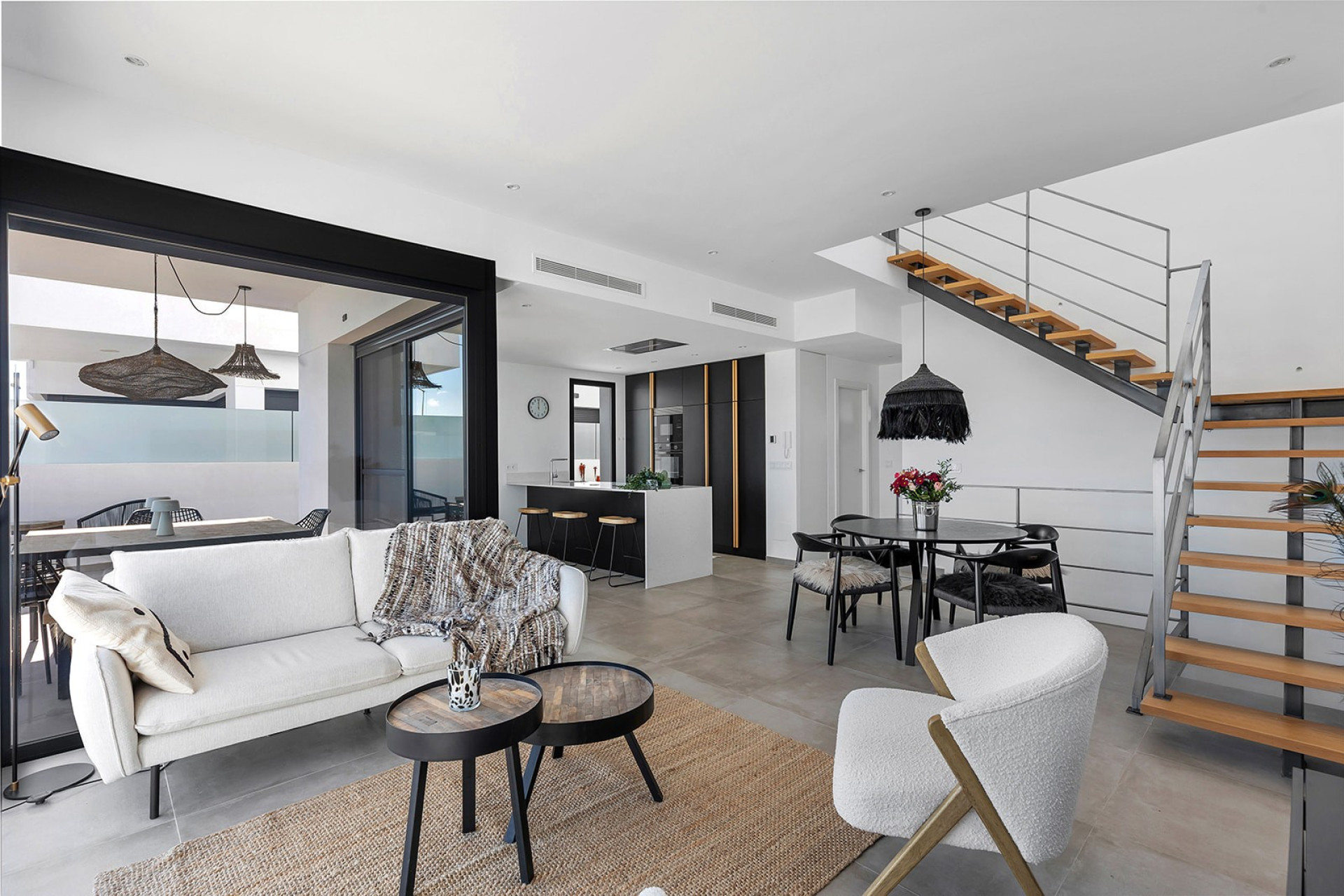 Resale - House - Dolores