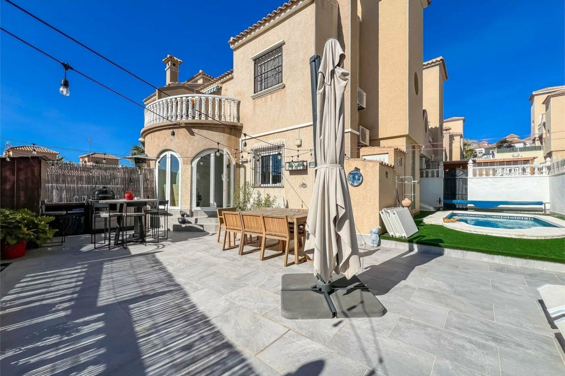 Resale - House - Orihuela Costa - Villamartin