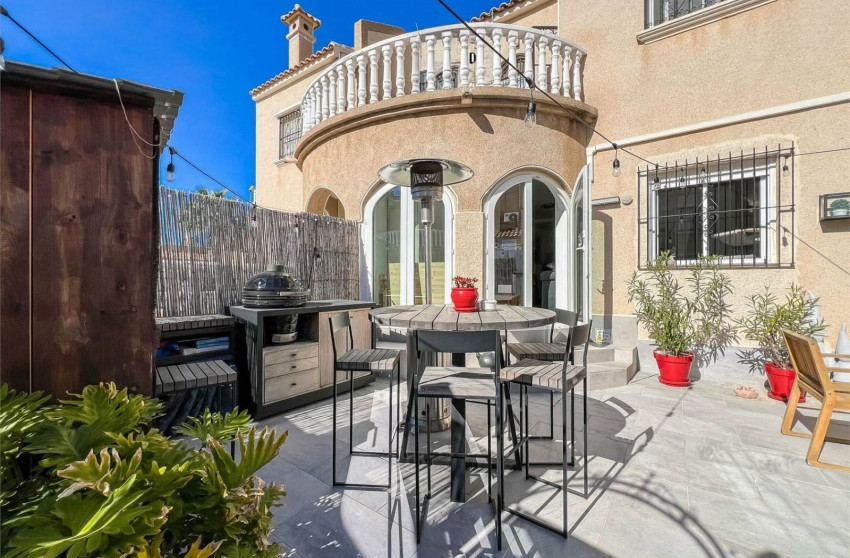 Resale - House - Orihuela Costa - Villamartin
