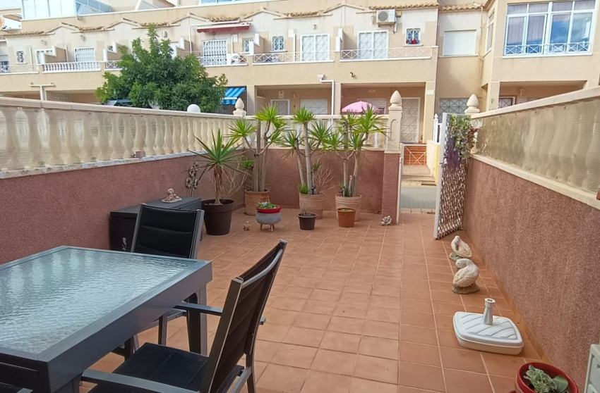 Resale - House - Orihuela Costa
