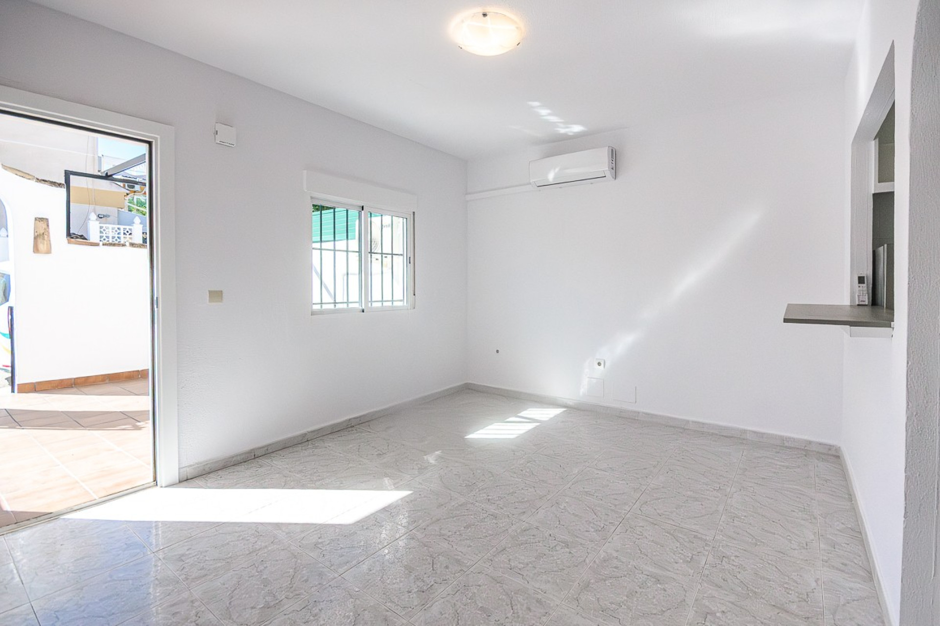 Resale - House - San Miguel de Salinas