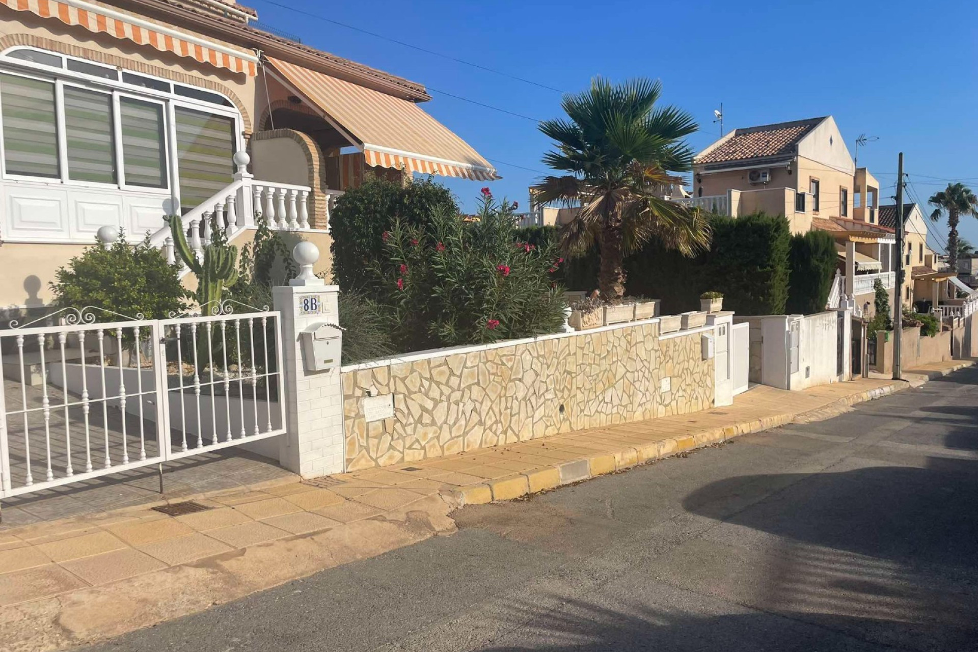 Resale - House - Townhouse - San Miguel de Salinas - san miguel