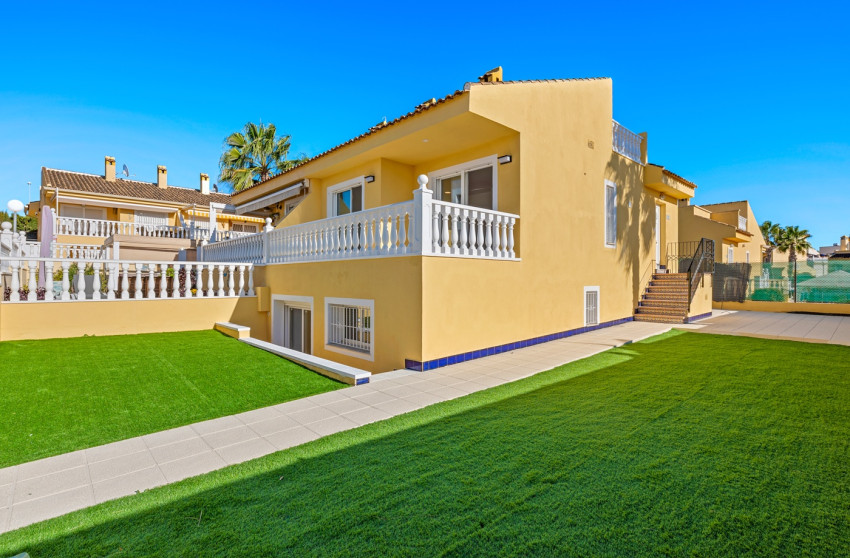 Resale - Semi detached Villa - Benimar - Benimar II