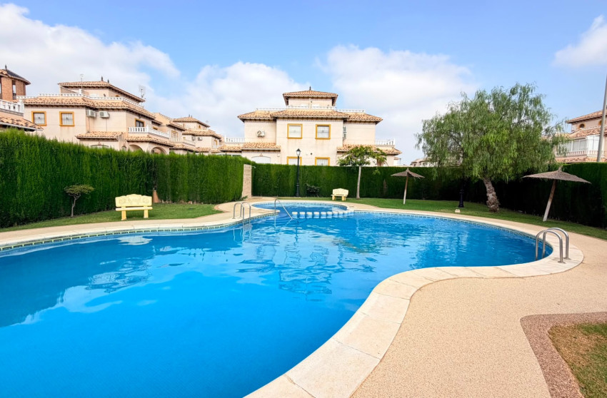 Resale - Semi detached Villa - Lomas de Cabo Roig - Orihuela Costa