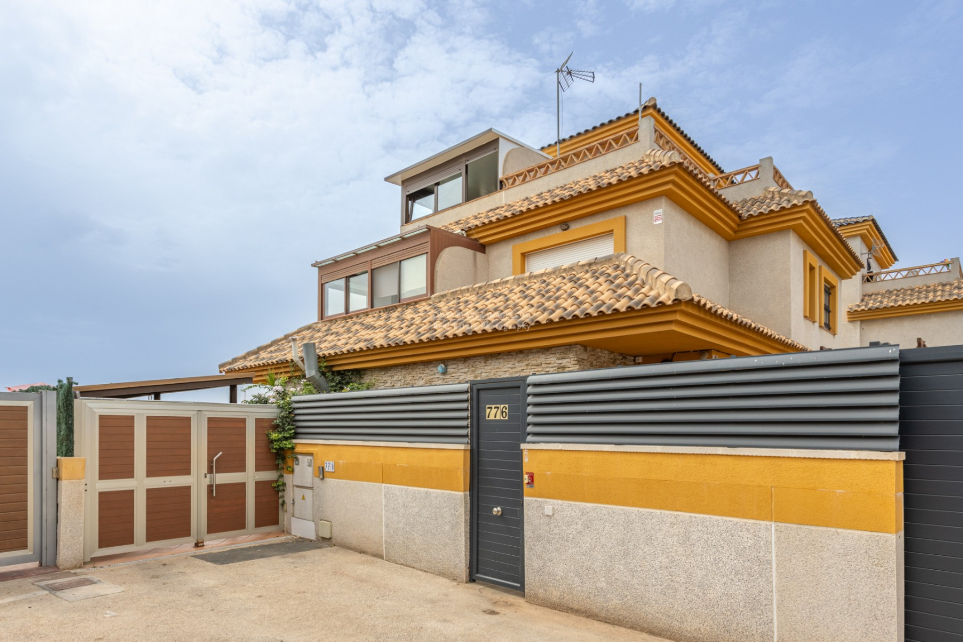 Resale - Semi - Detached Villa - Los Montesinos - La Herrada