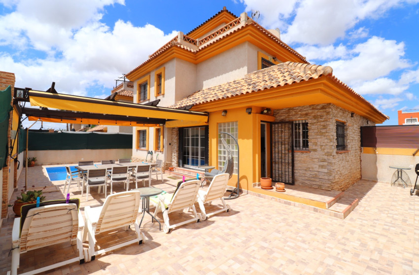 Resale - Semi detached Villa - Los Montesinos - La Herrada