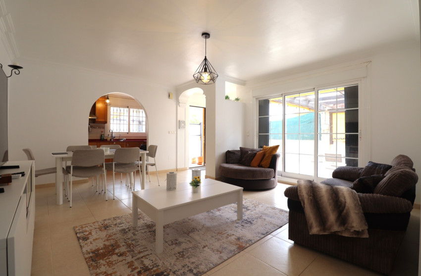 Resale - Semi detached Villa - Los Montesinos - La Herrada