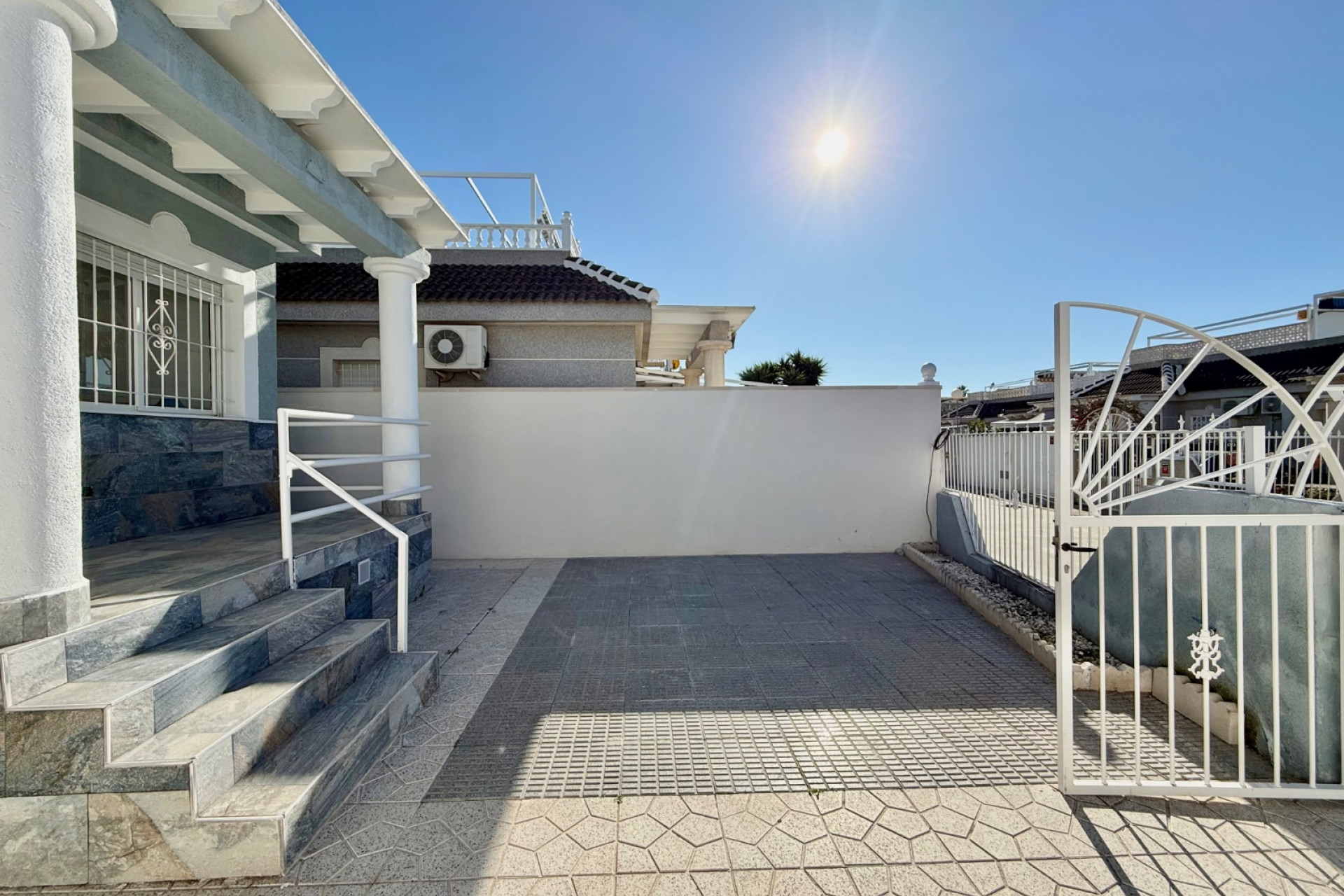 Resale - Semi detached Villa - Torrevieja - El Chaparral