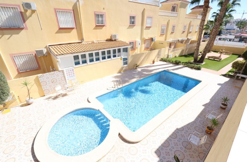 Resale - Terraced house - Orihuela Costa - Las Filipinas