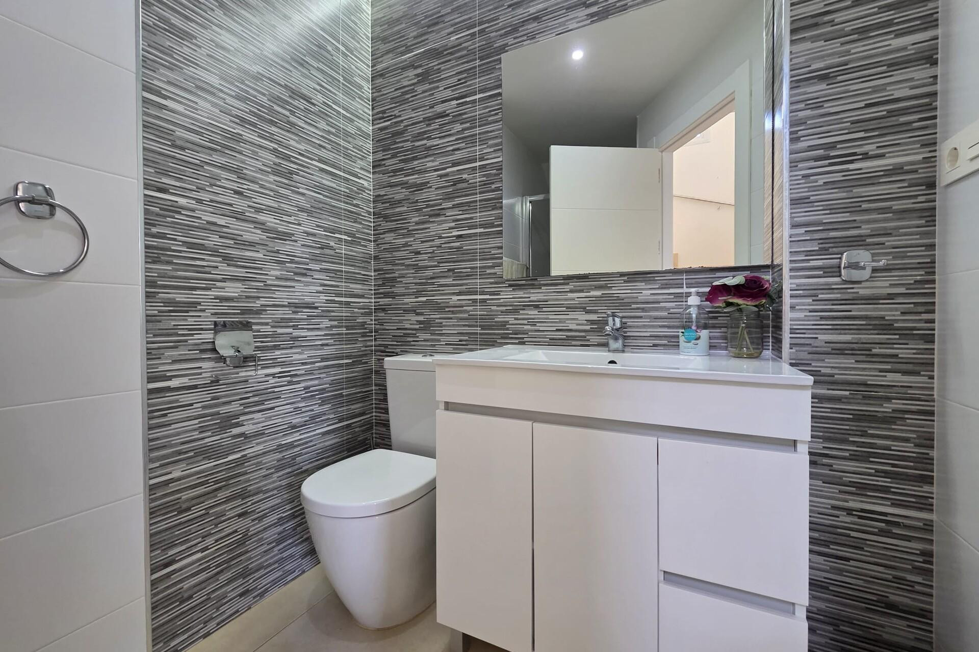 Resale - Terraced house - Orihuela Costa - Montezenia