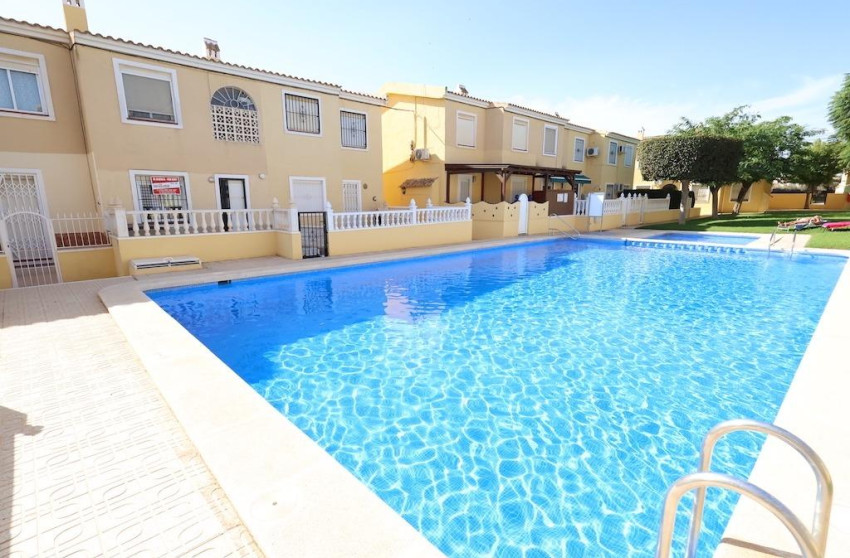 Resale - Terraced house - San Miguel de Salinas - Villamartín