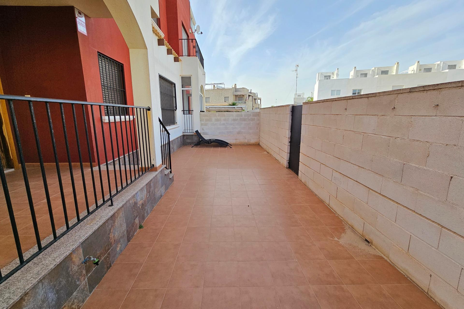 Resale - Terraced house - Torrevieja - Aguas Nuevas