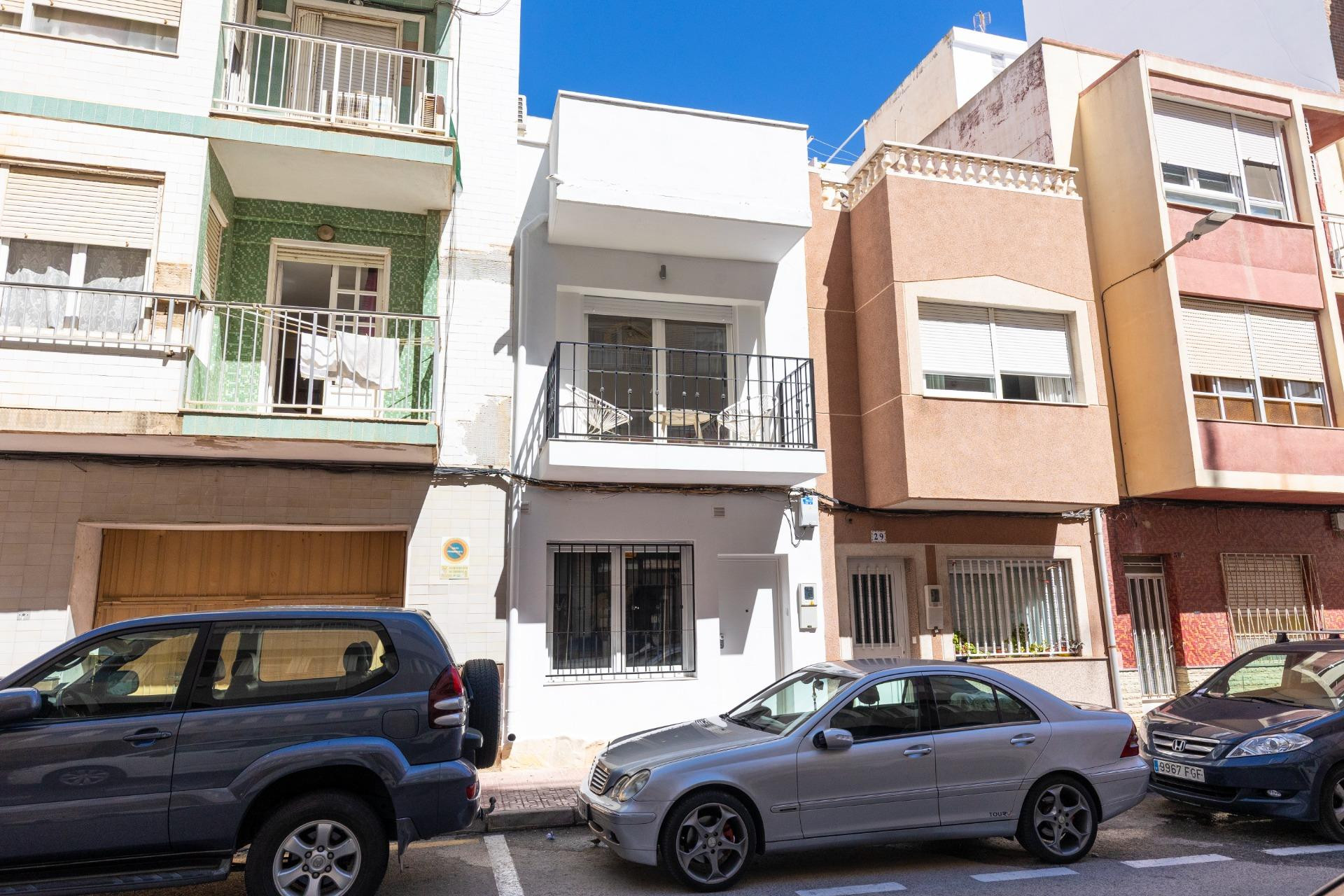 Resale - Terraced house - Torrevieja - Centro - Muelle Pesquero