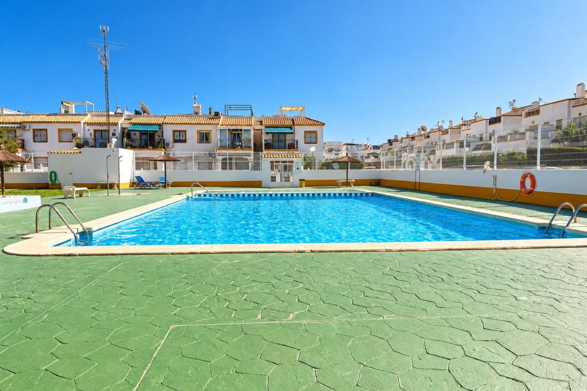 Resale - Terraced house - Torrevieja - El limonar