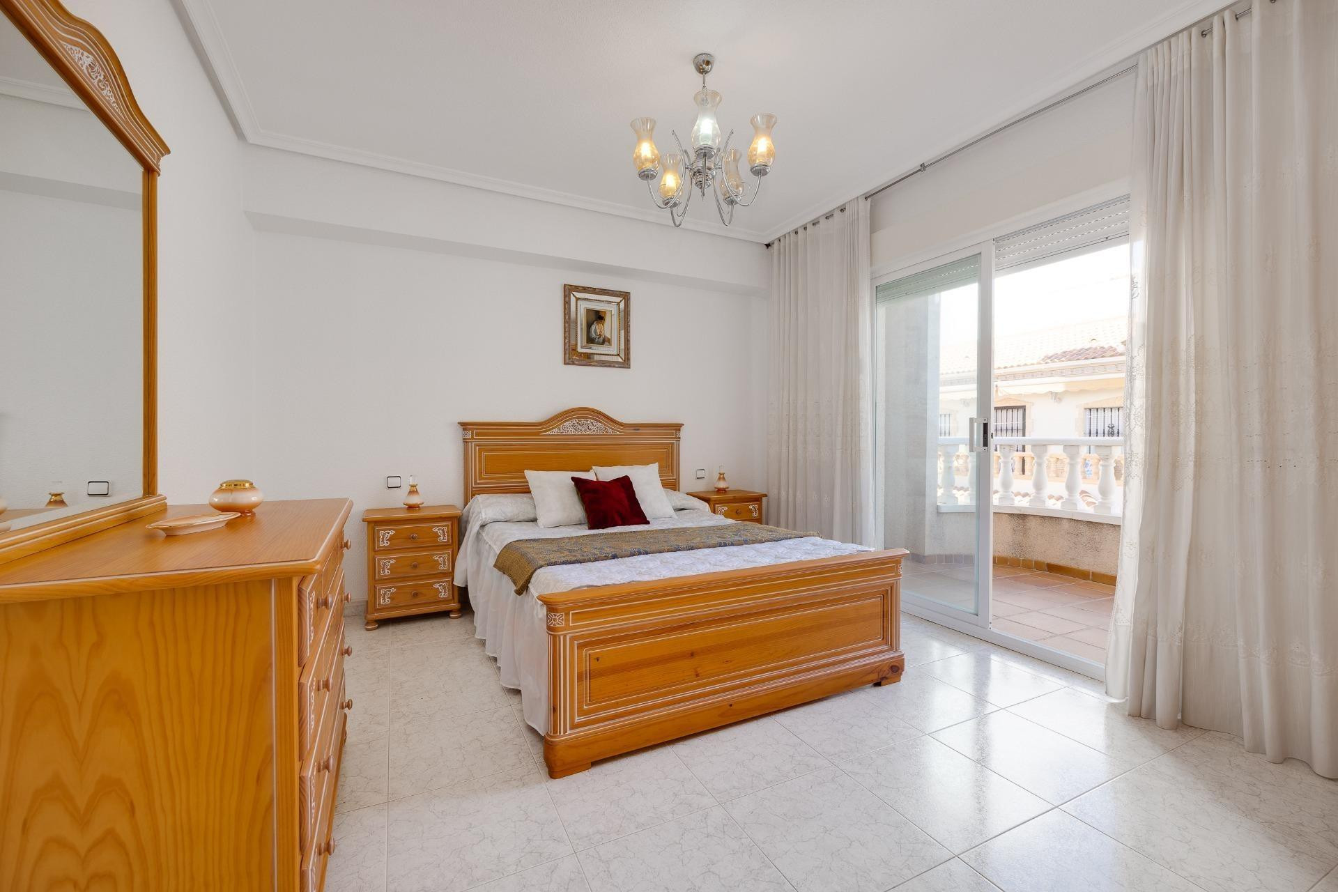 Resale - Terraced house - Torrevieja - Estacion de autobuses