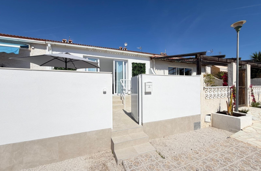 Resale - Terraced house - Torrevieja - La Siesta - El Salado - Torreta