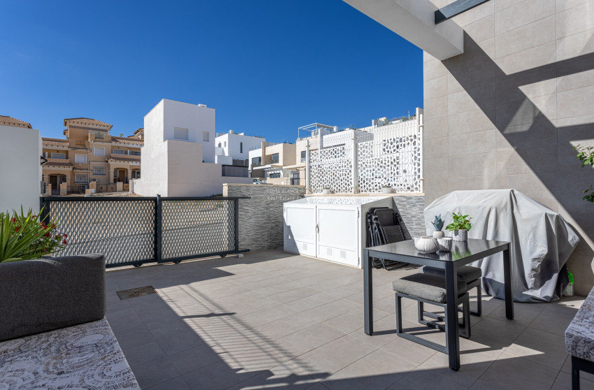 Resale - Town house - Orihuela Costa - Villamartín