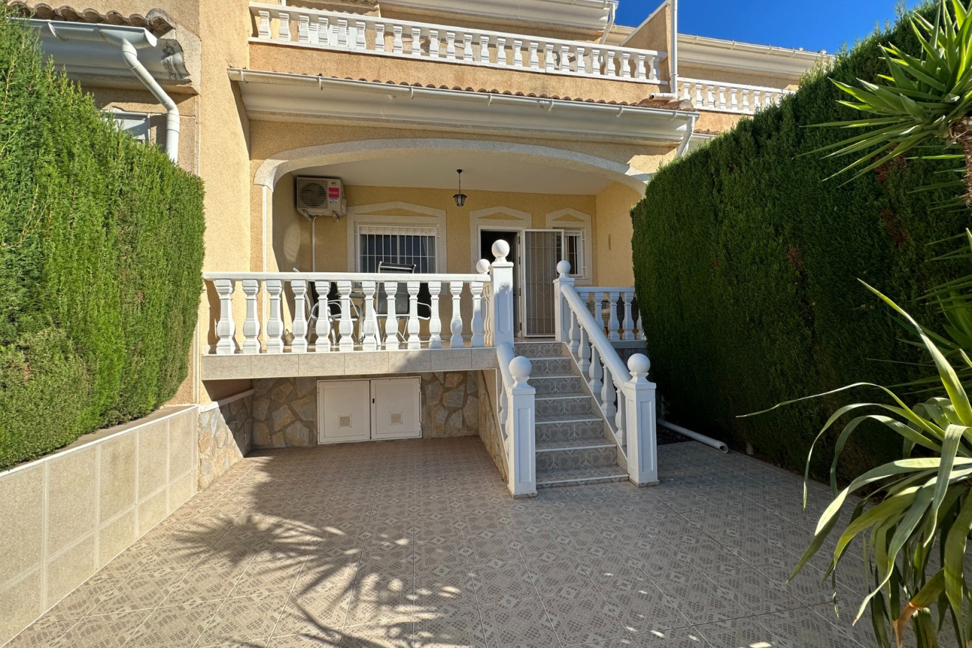 Resale - Townhouse - Ciudad Quesada - Doña pepa