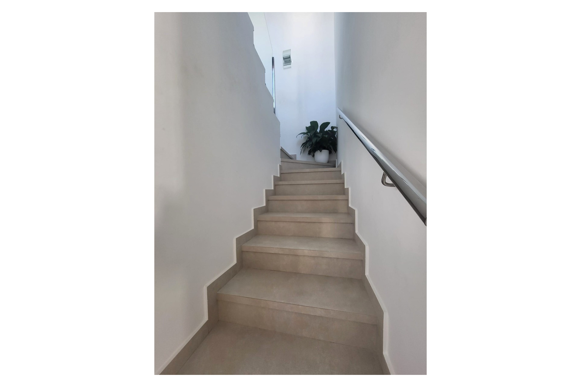 Resale - Townhouse - Daya Vieja