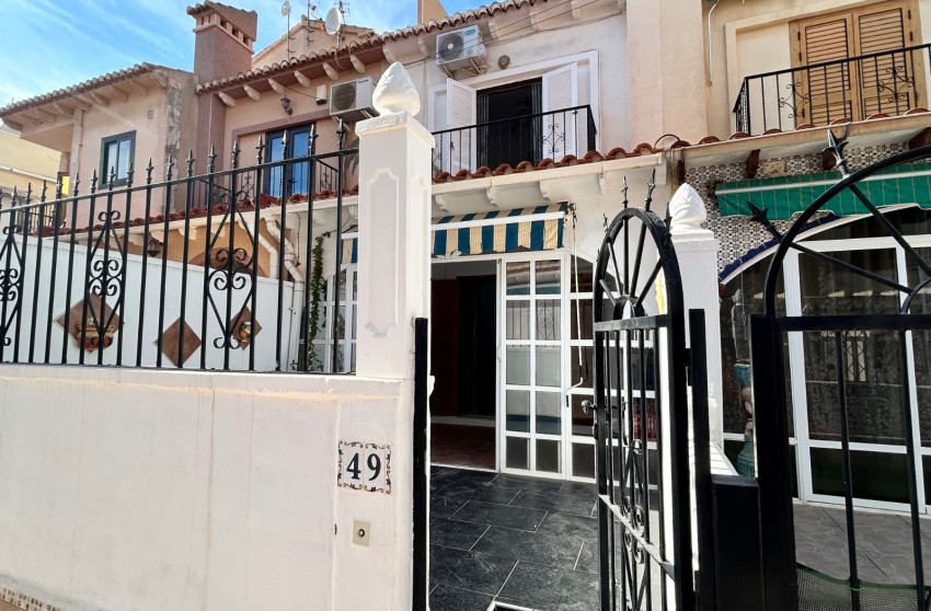 Resale - Townhouse - El Chaparral