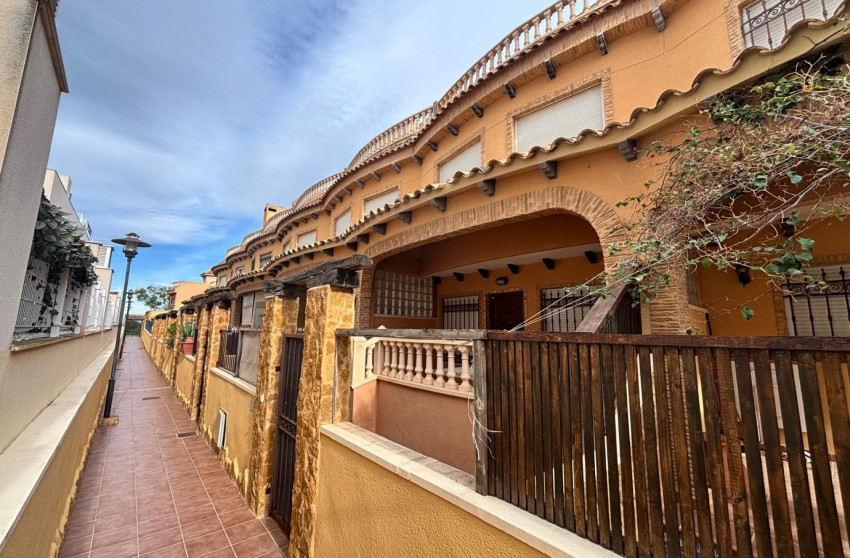 Resale - Townhouse - Guardamar del Segura - El Eden