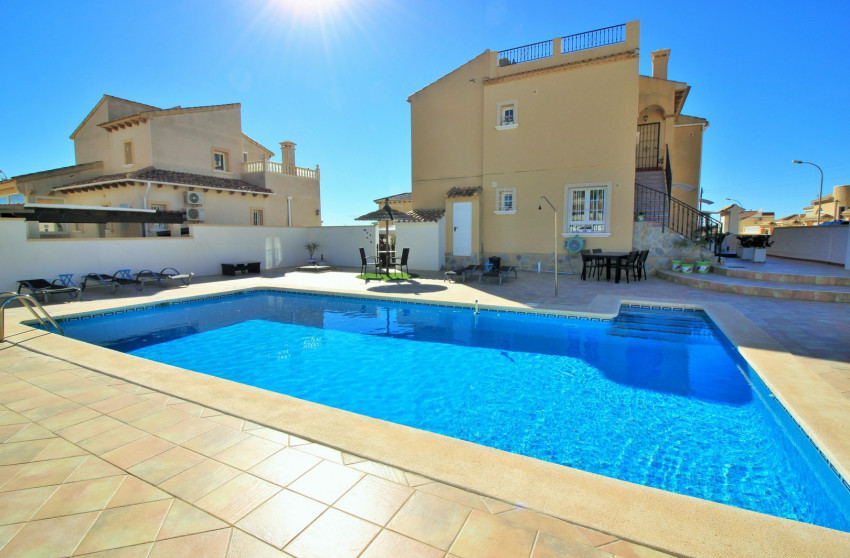 Resale - Townhouse - Villamartín