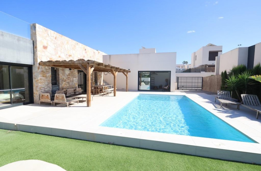 Resale - Villa - Algorfa - Comunidad valenciana