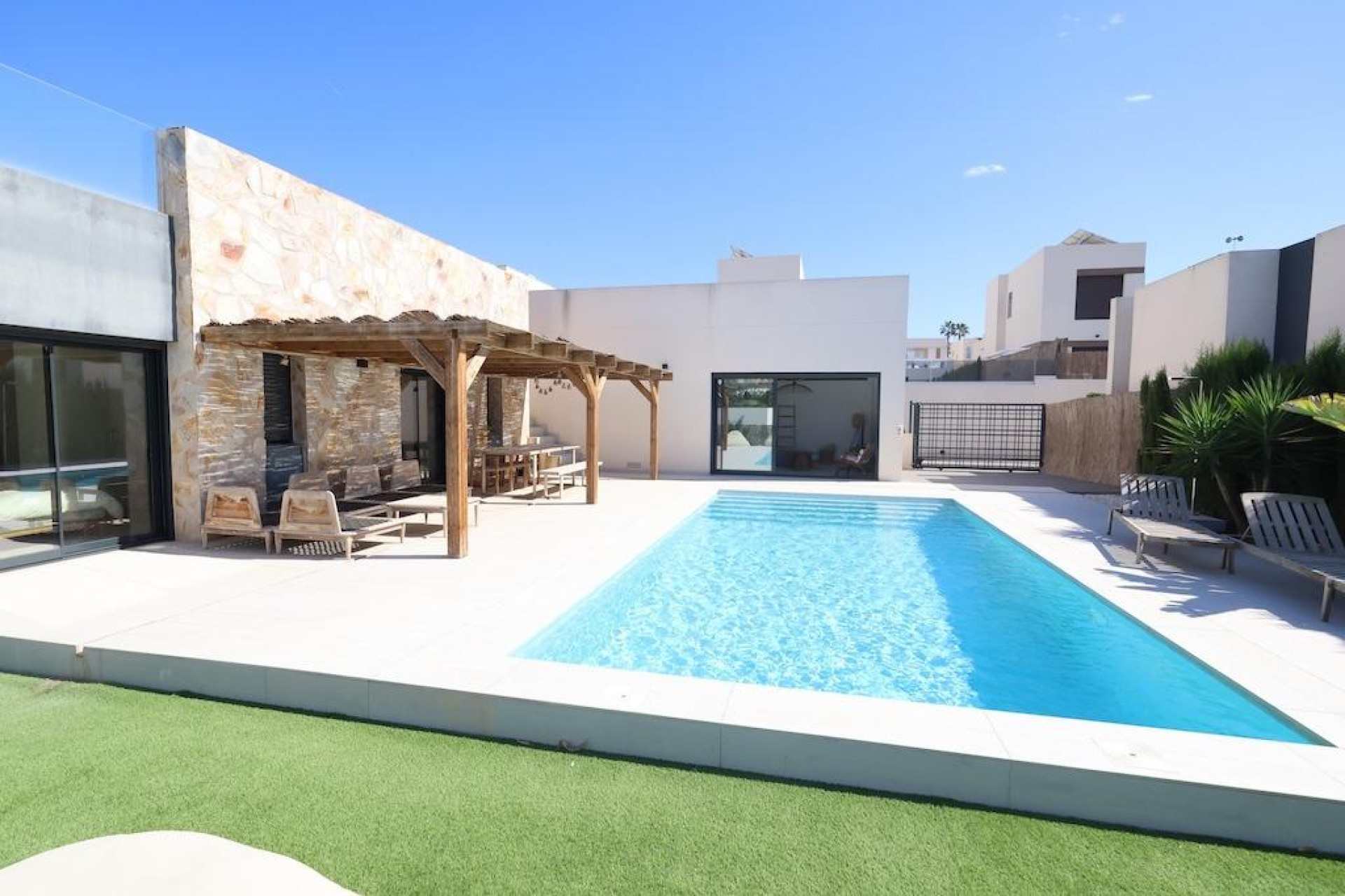 Resale - Villa - Algorfa - Comunidad valenciana