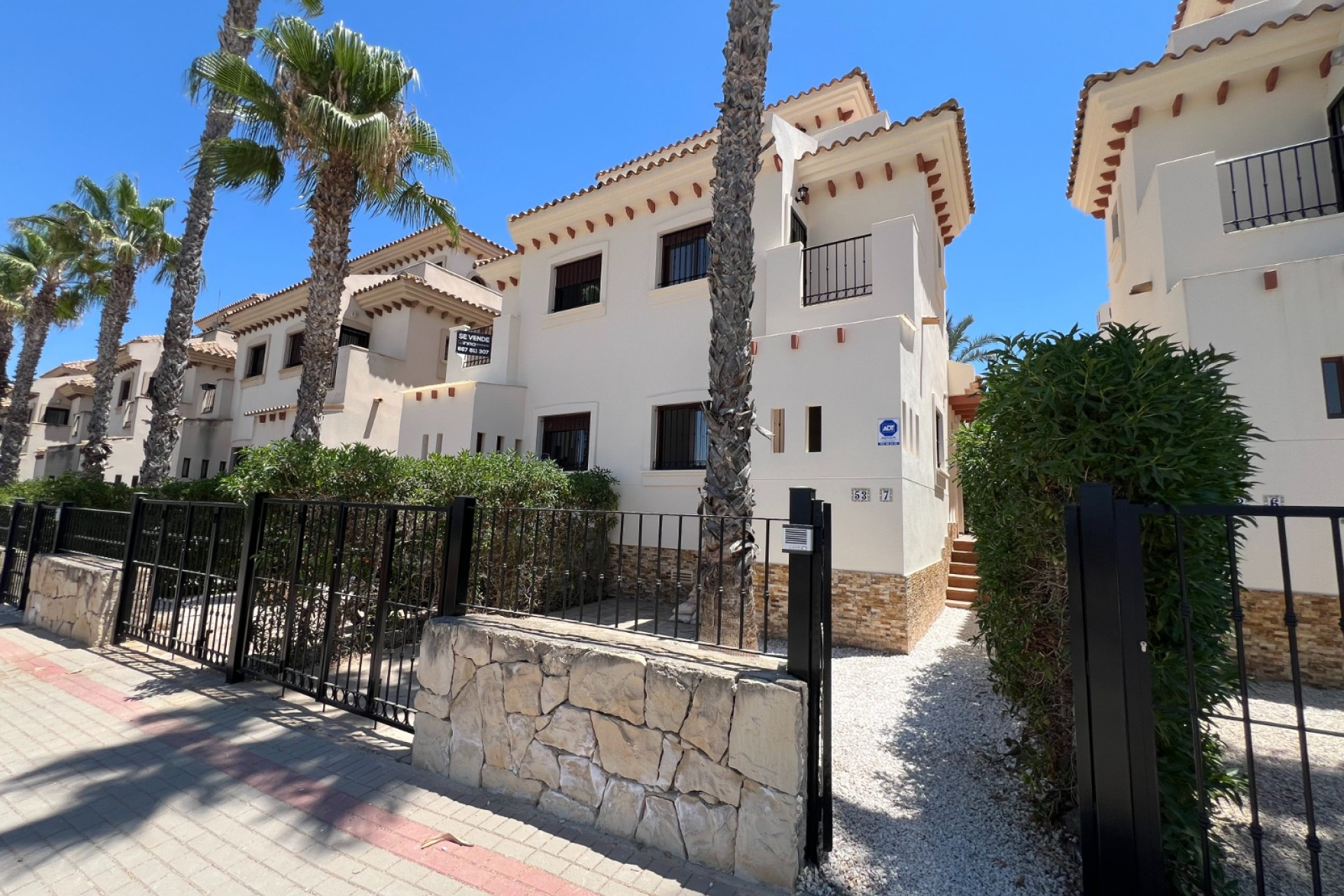 Resale - Villa - Algorfa - La Finca Golf Resort