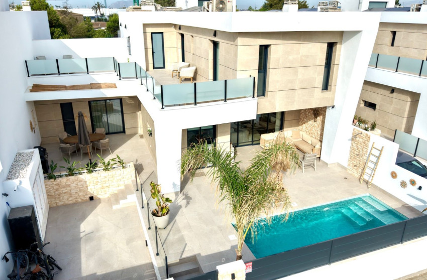 Resale - Villa * - Dolores