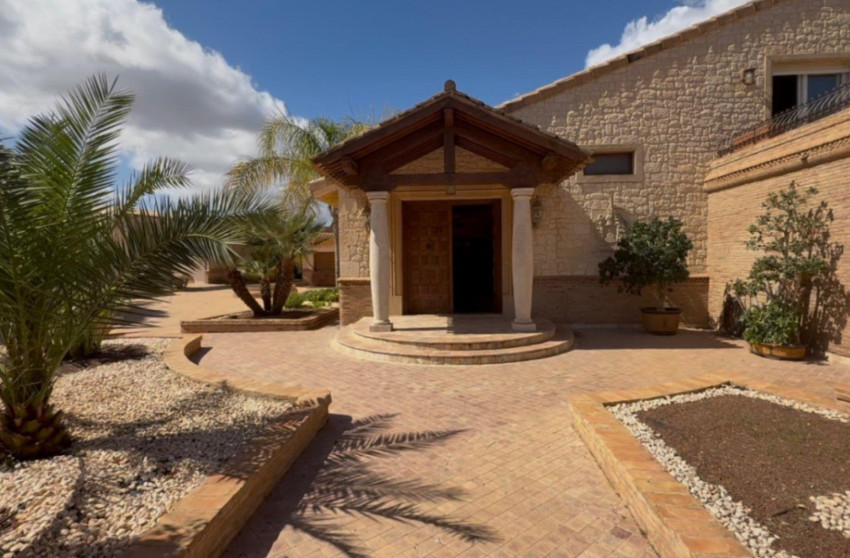 Resale - Villa - Los Nietos - Nietos  Los