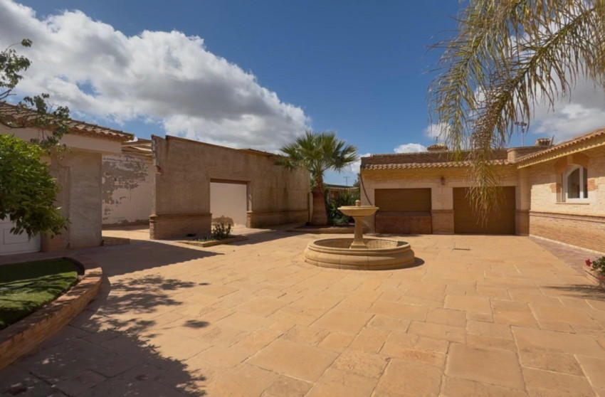 Resale - Villa - Los Nietos - Nietos  Los