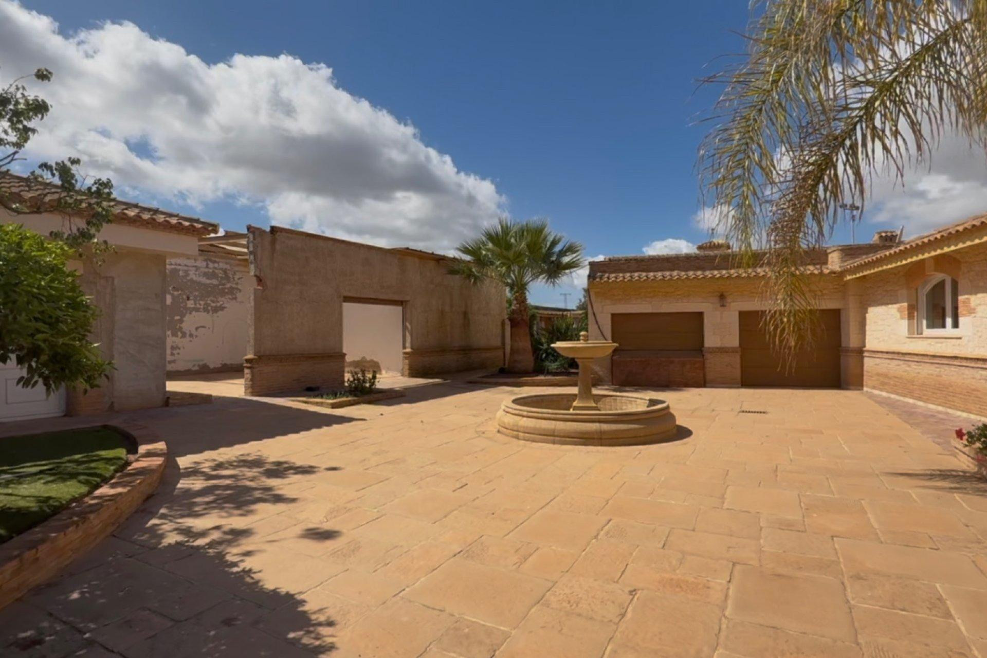 Resale - Villa - Los Nietos - Nietos  Los